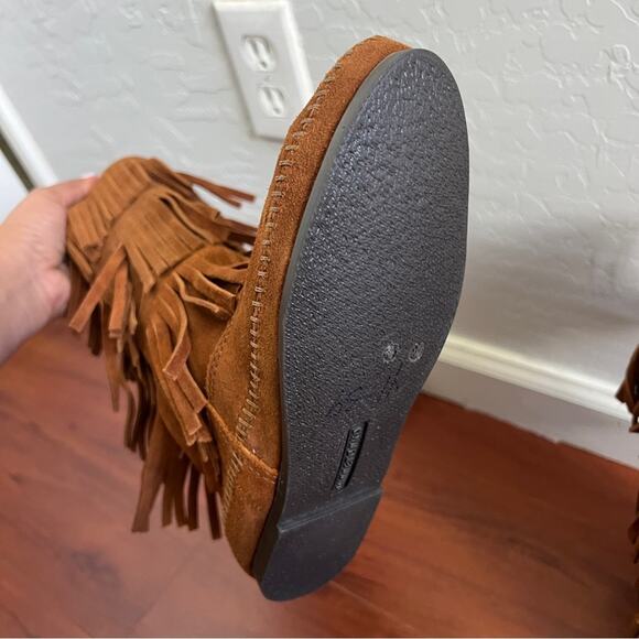 Minnetonka Tan Brown Tiered Fringe Boot Moccasins Size 8 Womens - Picture 5 of 10